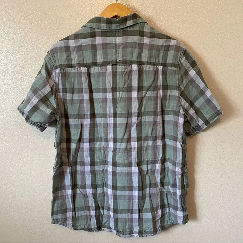 Merrell Reversible Button Down Tee - Picture 4 of 8